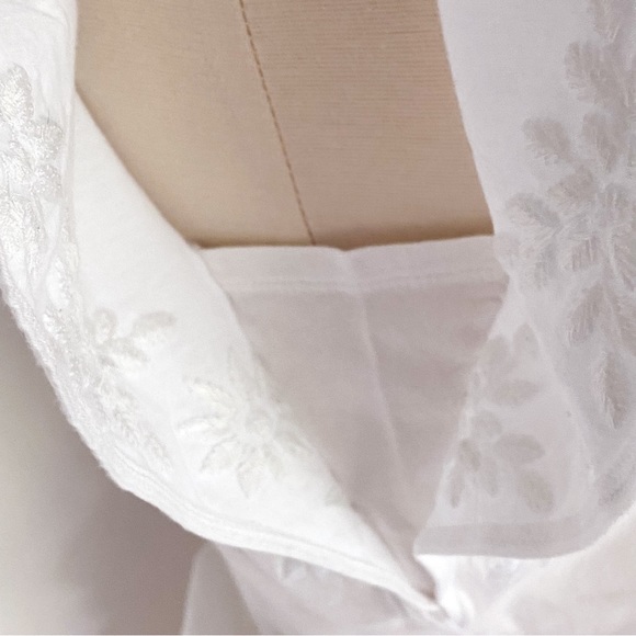 Express Floral Smocked Embroidered Flutter Sleeve Tee White Small INV222 - Picture 9 of 11